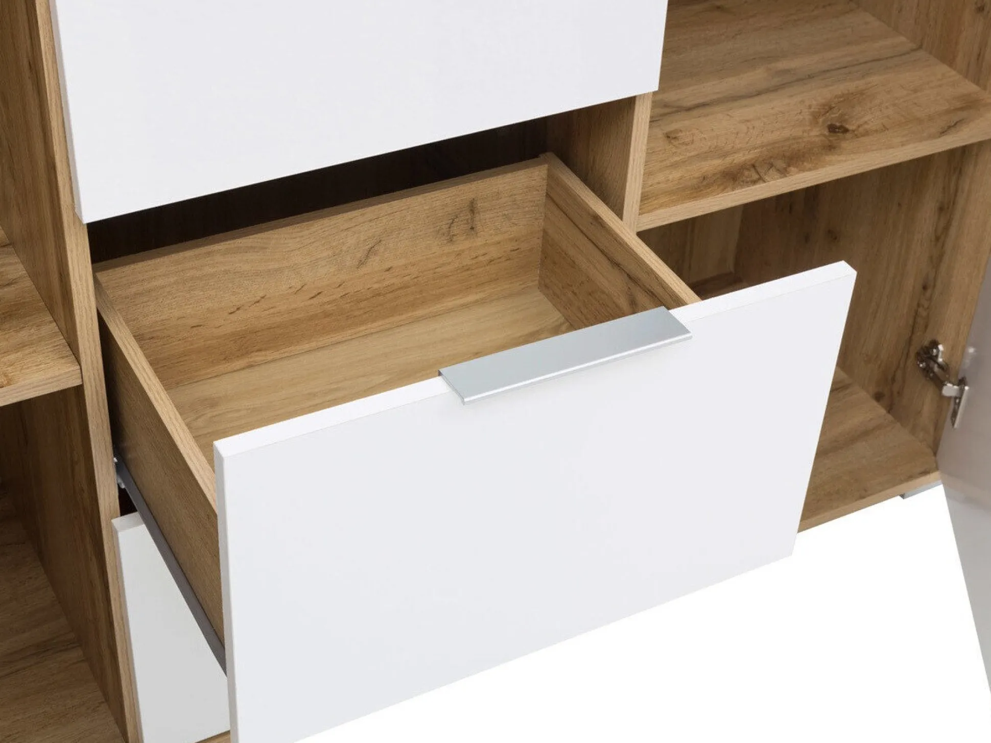 Kommode Tivetra 101 (Wotan eg + Glansfuld hvid)