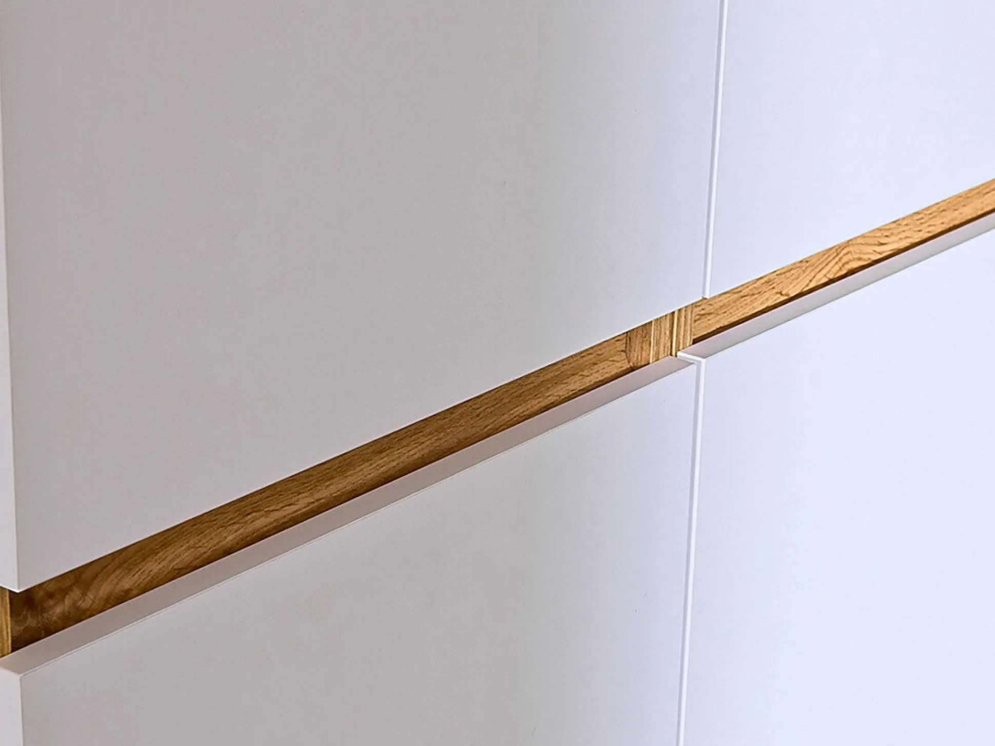 Reol Evaropha 102 (Wotan eg + Hvid)