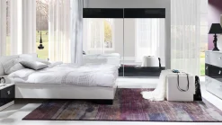 Sengebord Murrieta 111 (Glansfuld hvid + Blank sort)